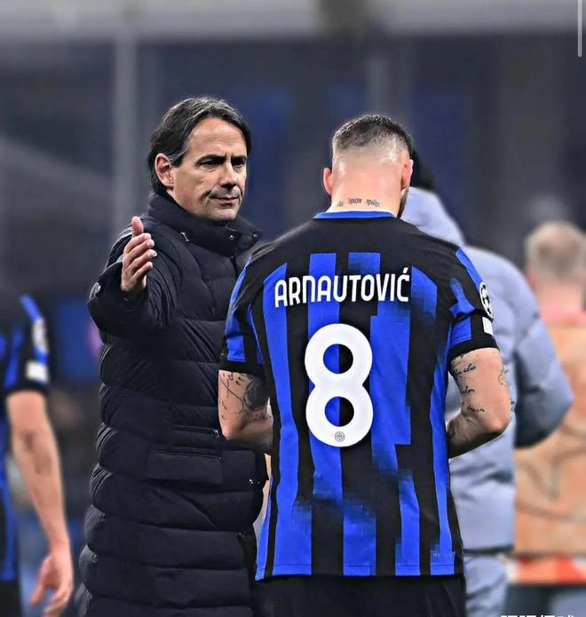 强的姿态回 强的姿态回