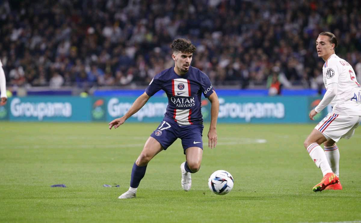 比赛场上的 比赛场上的