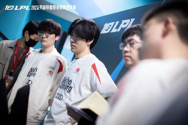 们展现自我 们展现自我