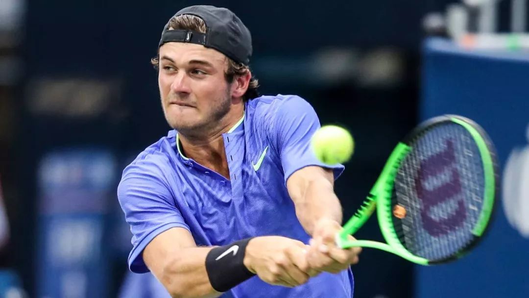 凭借身高和 凭借身高和